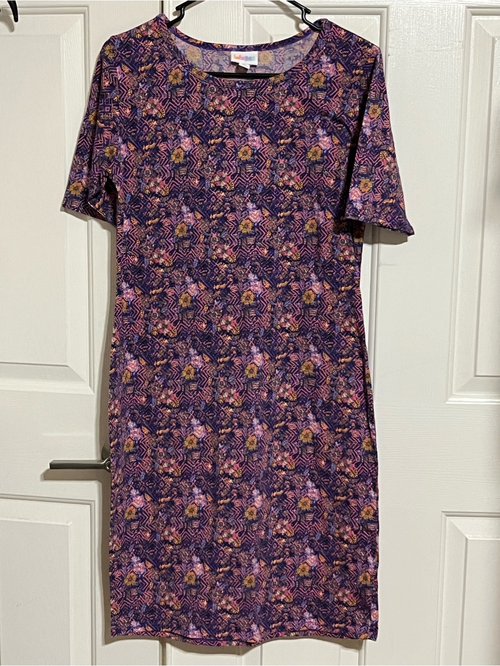 LuLaRoe Purple Floral Maxi Dress with Short Sleeves
14-02